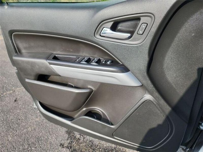 2022 Chevrolet Colorado LTImage 23
