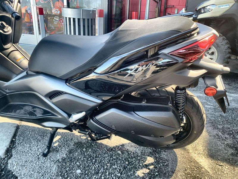 Used 2025 Yamaha Xmax Image 10