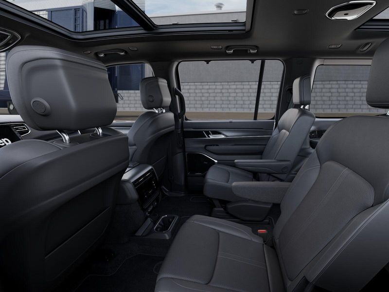 2026 Jeep Grand Wagoneer Limited Reserve 4x4Image 23