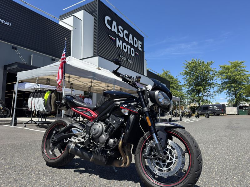 2019 Triumph Street Triple R LRH - JET BLACK 