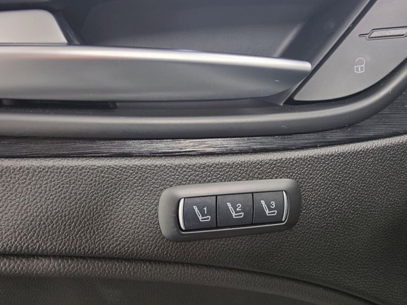 Used 2024 Alfa Romeo Stelvio Sprint AWD w/Sunroof/Nav/Wheel PkgImage 19