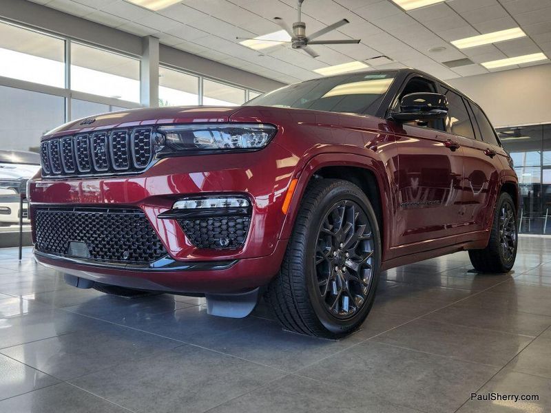 New 2025 Jeep Grand Cherokee Summit Reserve 4x4Image 6