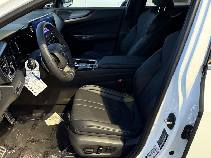 New 2026 Lexus NX 350h F SPORT HandlingImage 17
