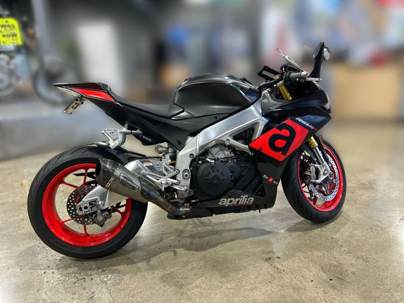 Used 2018 Aprilia RSV4 RF Image 13