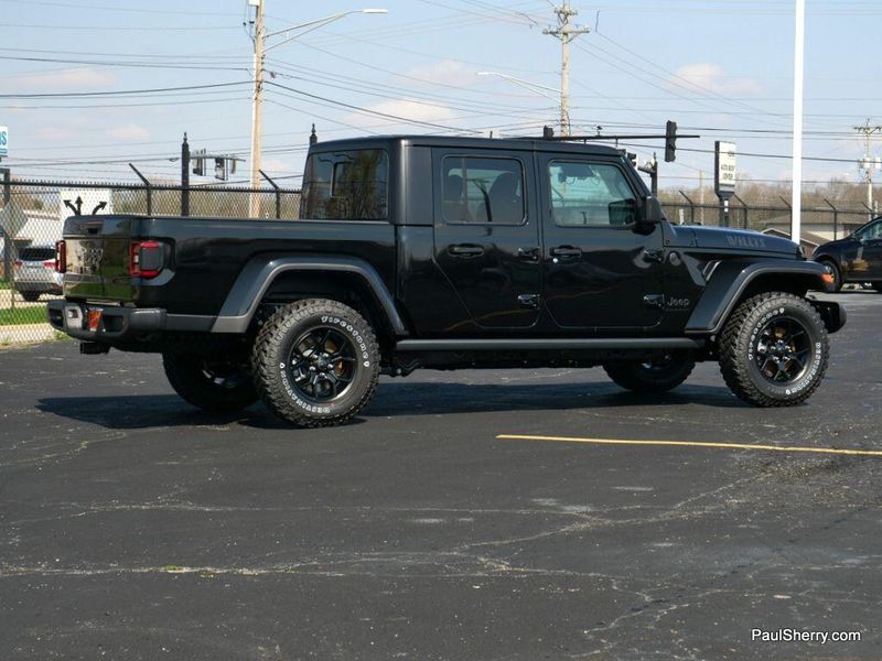 2025 Jeep Gladiator Willys photo 17