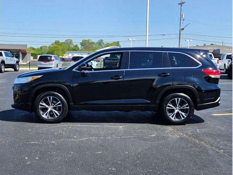 Used 2019 Toyota Highlander LE