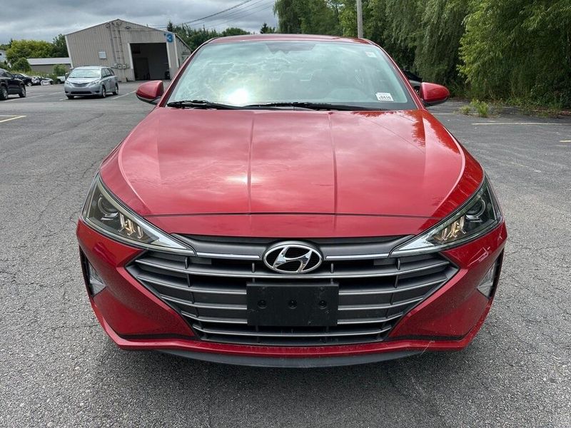 2020 Hyundai Elantra SEL photo 3