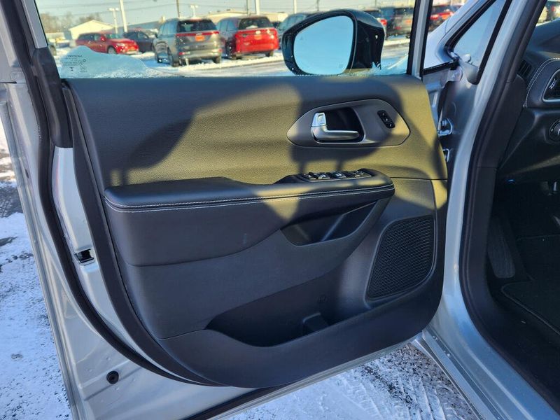 New 2026 Chrysler Pacifica Select