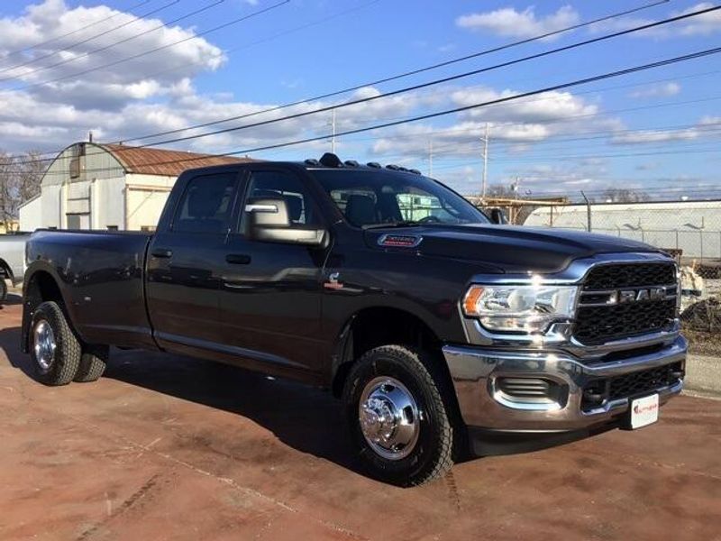 2024 RAM 3500 Tradesman Crew Cab 4x4 8