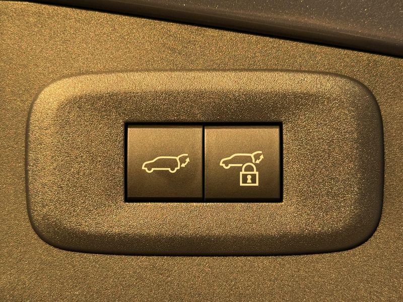 New 2026 Lexus RZ 350eImage 14