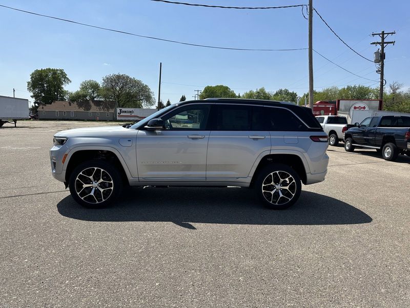 2023 Jeep Grand Cherokee Summit Reserve 4xeImage 5