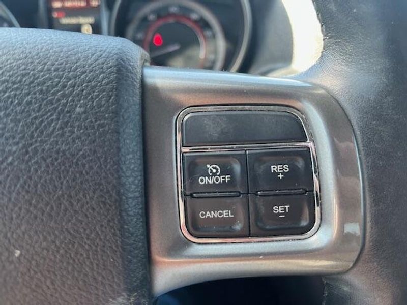 Used 2017 Dodge Journey Image 4