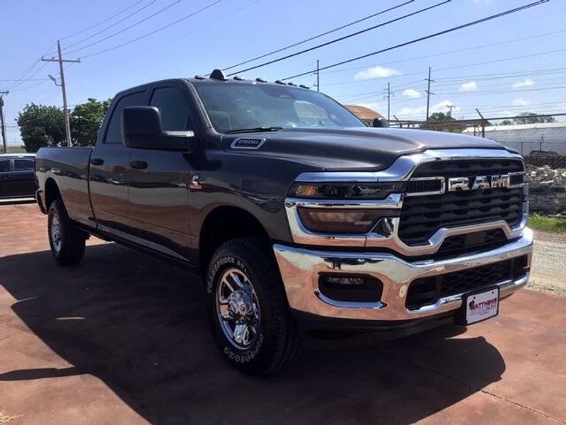 2025 RAM 2500 Tradesman Crew Cab 4x4 8