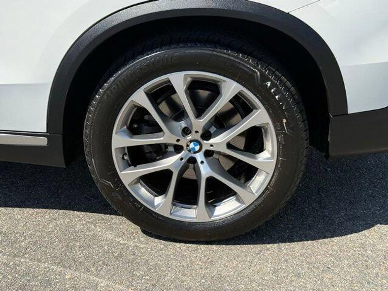 Used 2024 BMW X5 xDrive40iImage 9