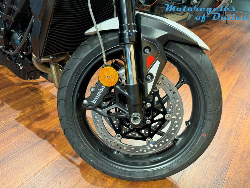 2025 Triumph Street Triple 765 R Image 10