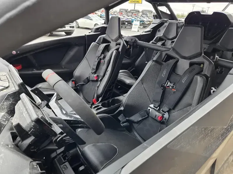 2025 Can-Am MAVERICK R MAX X RS 999T DCT TRIPLE BLACK Image 7