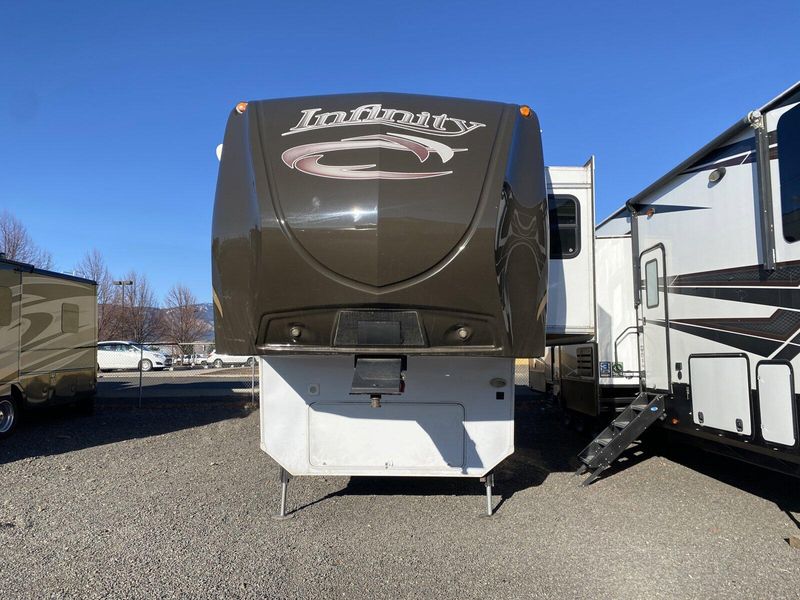 2012 DUTCHMEN INFINITY M-3850 RL Image 6