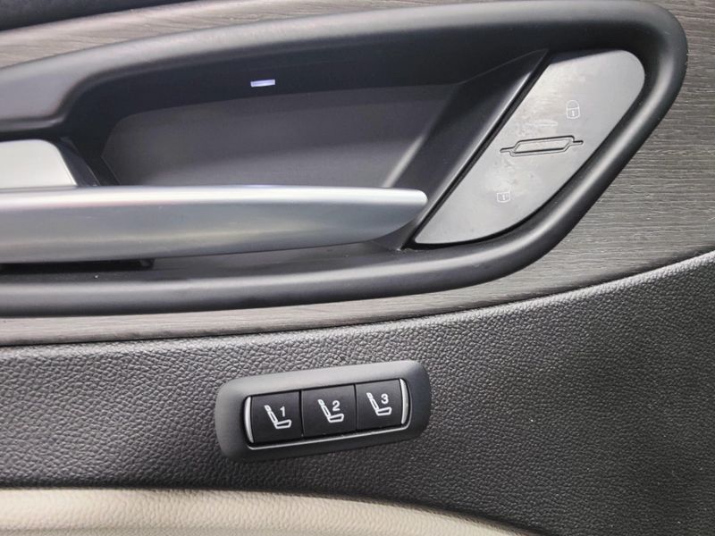 Used 2020 Alfa Romeo Stelvio Ti AWD w/Sunroof & NavImage 29