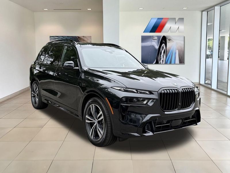 2026 BMW X7 xDrive40iImage 4