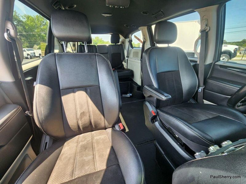 Used 2019 Dodge Grand Caravan SXTImage 50