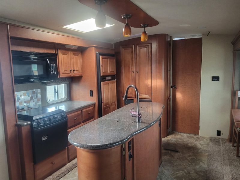 Used 2016 NORTHWOOD MFG ARCTIC FOX 28F Image 12