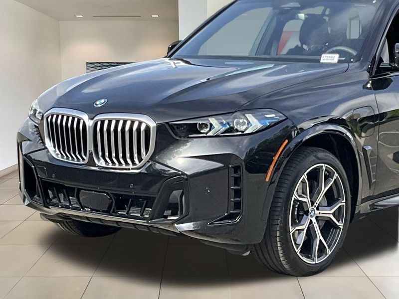 2025 BMW X5 xDrive50eImage 10