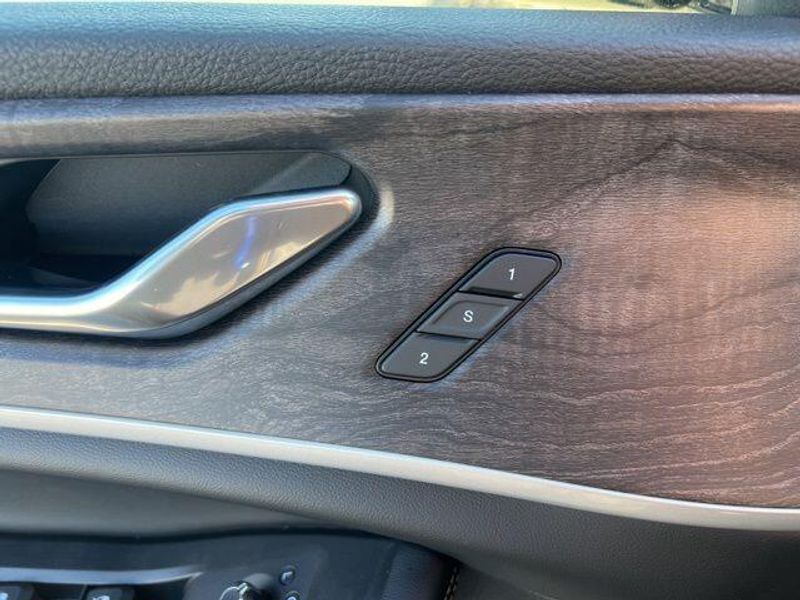 2025 Jeep Grand Cherokee L Limited 4x4