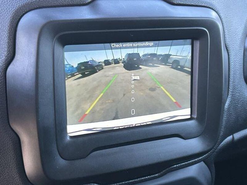 Used 2018 Jeep Renegade LatitudeImage 25