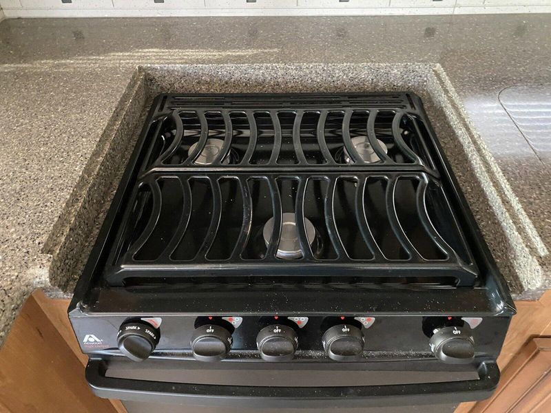 Used 2016 HOLIDAY RAMBLER VACATIONER 34ST MOTOR HOME Image 14