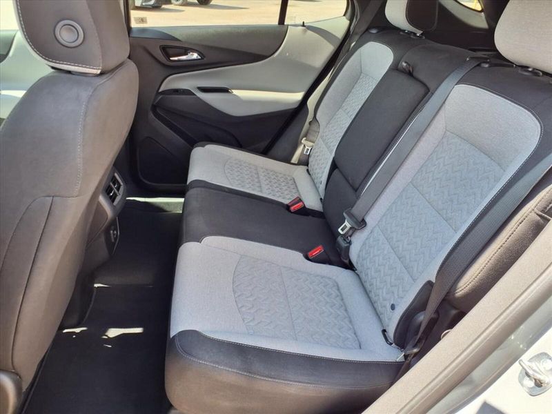 2023 Chevrolet Equinox LT photo 17