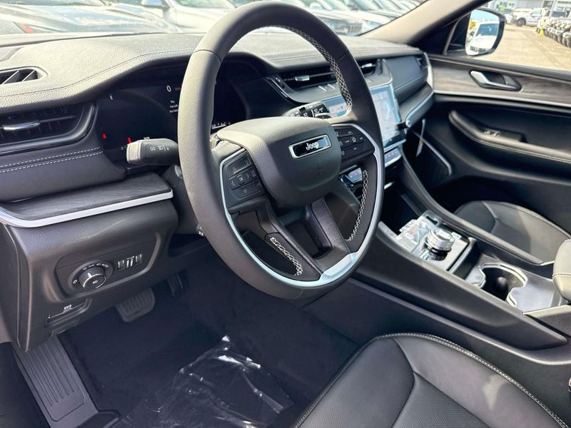 New 2026 Jeep Grand Cherokee L Limited Reserve 4x4