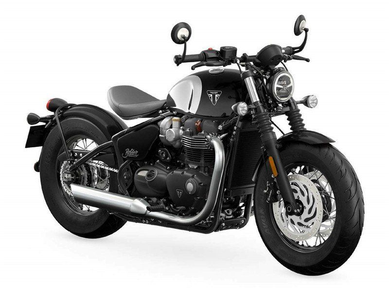 2023 Triumph Bonneville Bobber in a Chrome Jet exterior color. New England Powersports 978 338-8990 pixelmotiondemo.com 