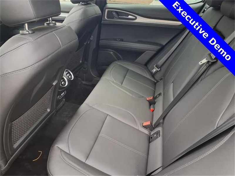 New 2025 Alfa Romeo Stelvio AwdImage 9