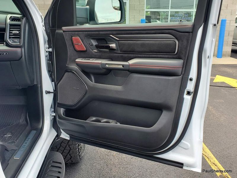 New 2026 RAM 1500 Rho Crew Cab 4x4 5'7' Box