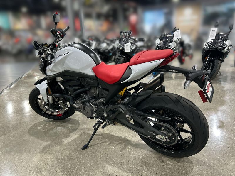 NEW 2024 Ducati MONSTER PLUS - DEMO Image 14