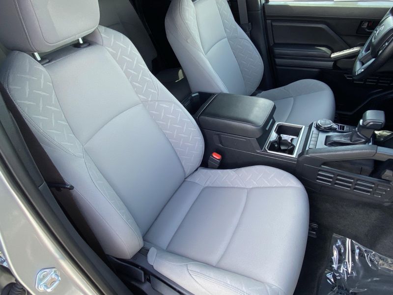 Used 2025 Toyota Tacoma SR5Image 11