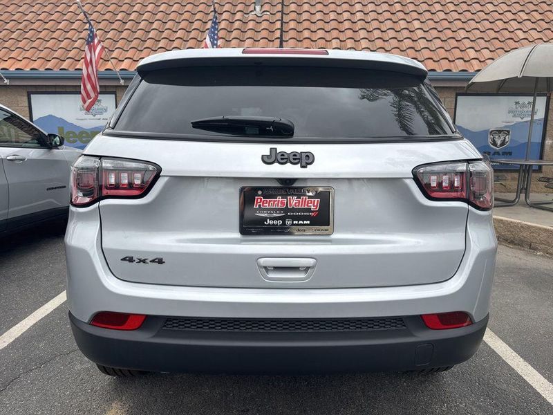 New 2026 Jeep Compass LatitudeImage 4