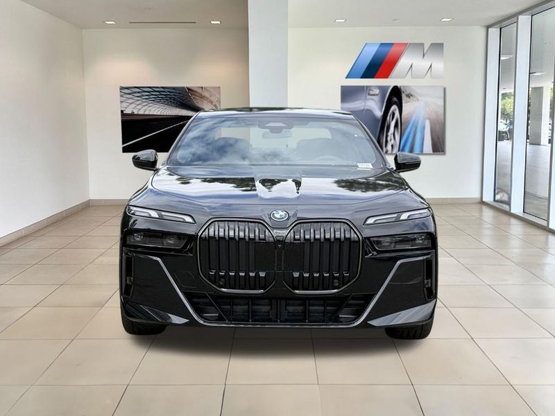 2025 BMW i7 eDrive50Image 3