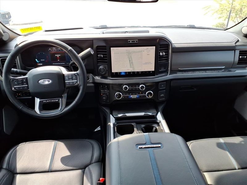 Used 2025 Ford F-450SD PlatinumImage 4