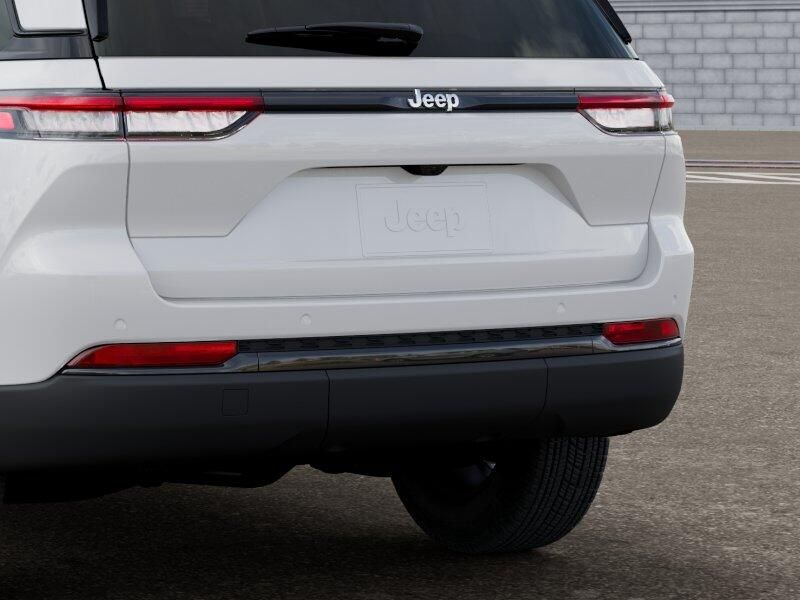 New 2027 Jeep Grand Cherokee Laredo X 4x2Image 13