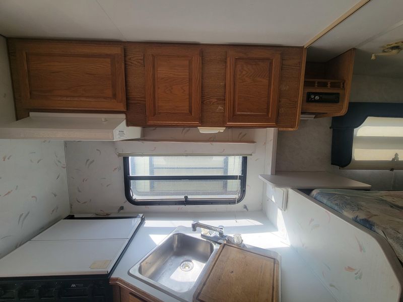 Used 1997 LANCE 9500 SQUIRE Image 10