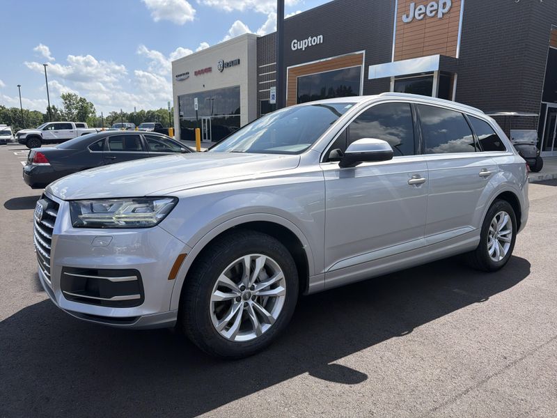 Used 2017 Audi Q7 Premium PlusImage 1