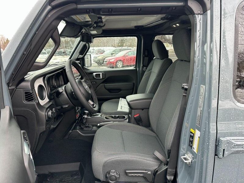 2025 Jeep Wrangler 4-door WillysImage 12