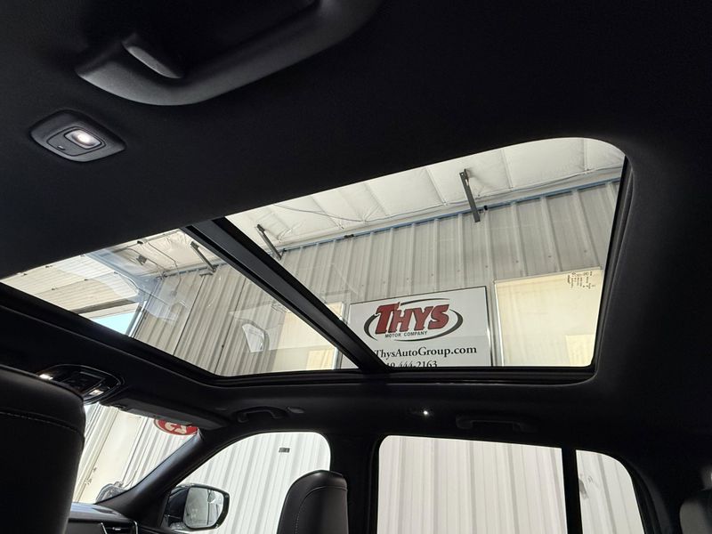 Used 2023 Jeep Grand Cherokee OverlandImage 23