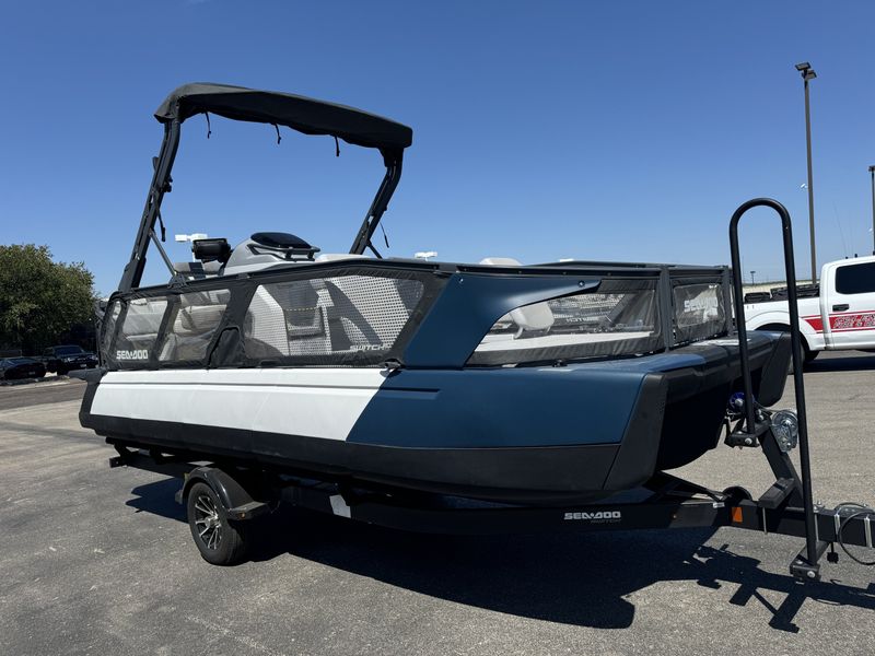 2024 SEADOO SWITCH SPORT 21 230HP  MARINE BLUE  in a BLUE exterior color. Family PowerSports (877) 886-1997 familypowersports.com 