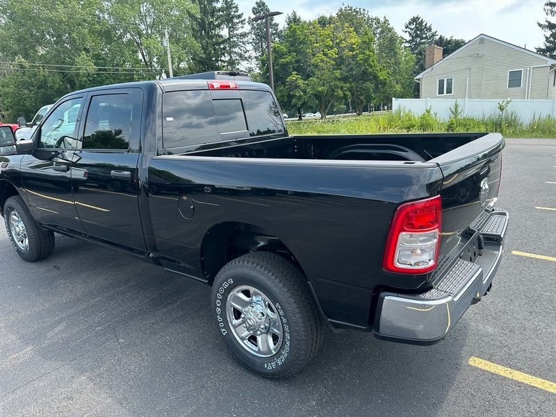 2024 RAM 2500 Tradesman Crew Cab 4x4 6