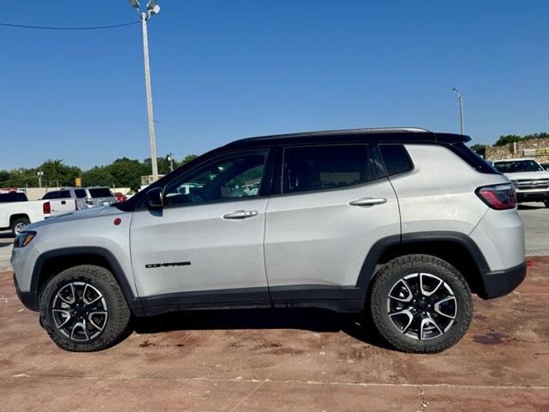 Used 2024 Jeep Compass TrailhawkImage 8