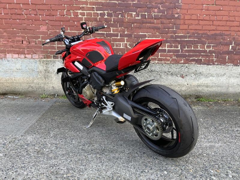 2024 Ducati STREETFIGHTER V4 
