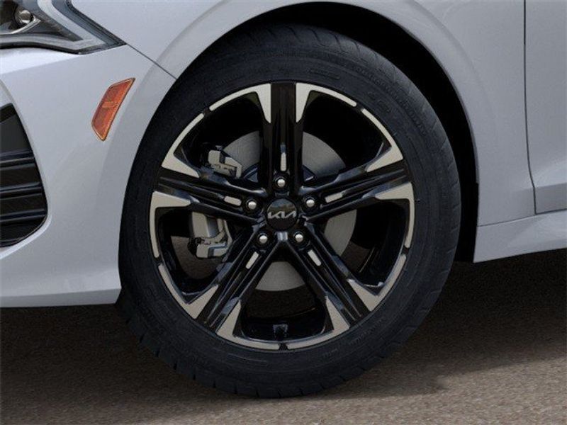 2024 Kia K5 GT-LineImage 9