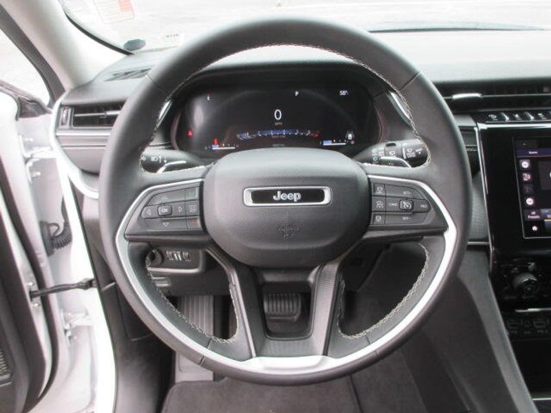 Used 2023 Jeep Grand Cherokee LaredoImage 19